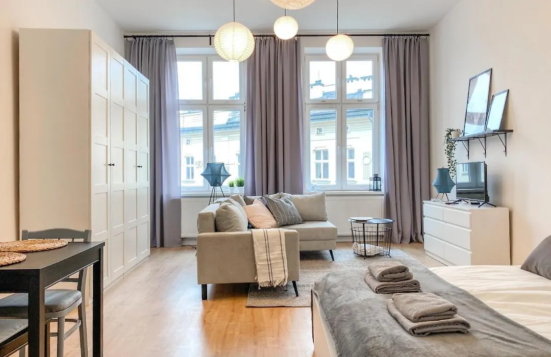 Cozy Apartment In The Heart Of Jewish District-1